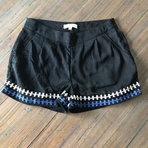Umgee size L black shorts with embroidered detail